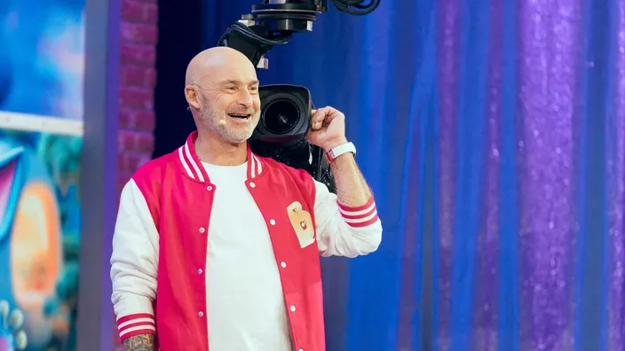 Vincent Lagaf’ prépare sa sortie : la fin d’un trublion de la télé se profile