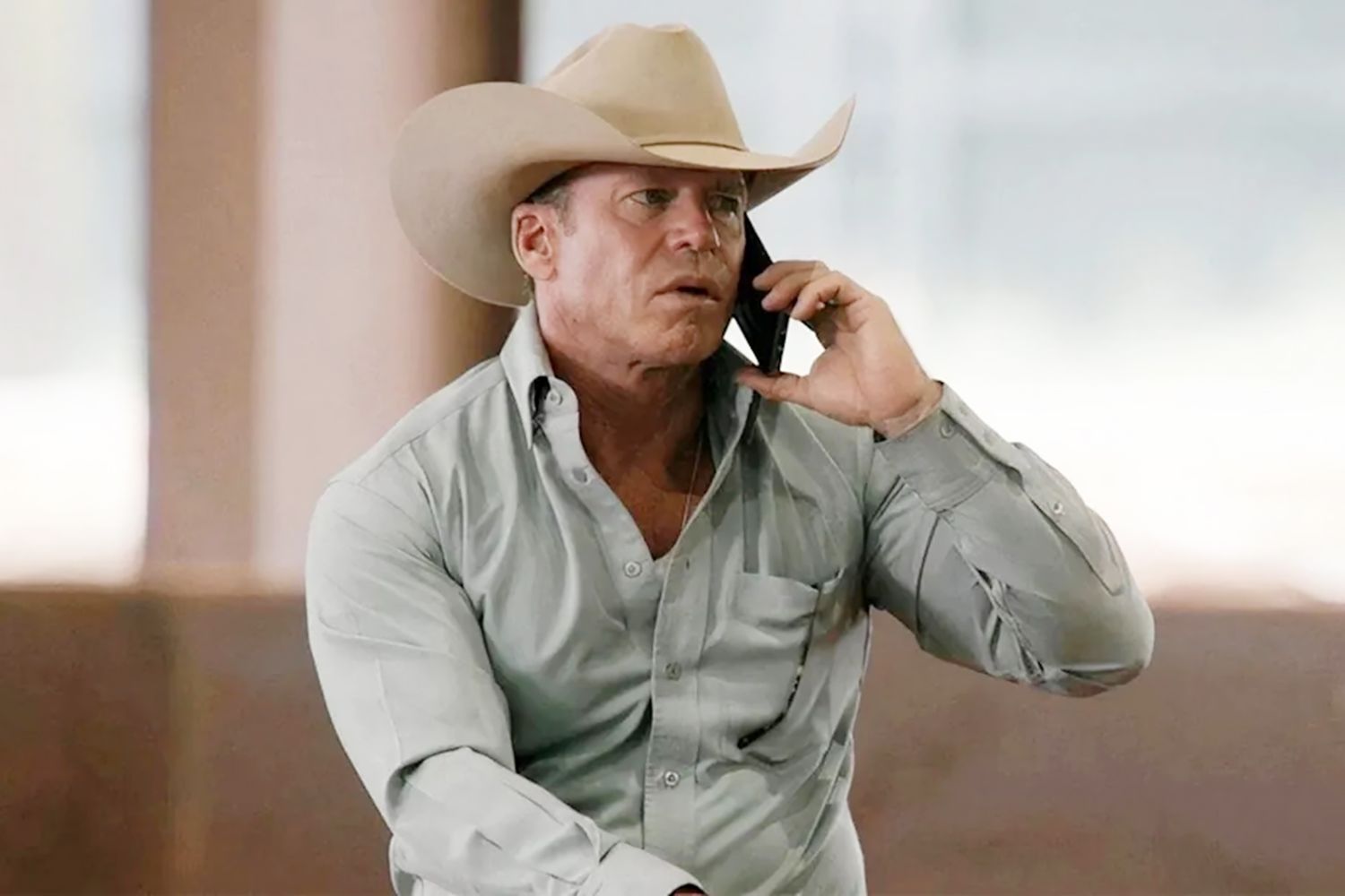 “Je les emmde” : Taylor Sheridan déclare la guerre aux critiques… et assume tout