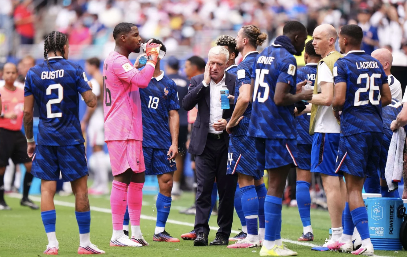 Les Bleus offrent un immense carton à M6 pour les adieux de Didier Deschamps