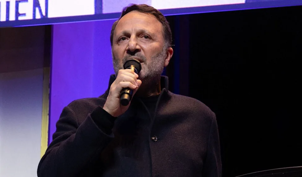 Arthur explose contre X : son violent règlement de comptes fait le buzz