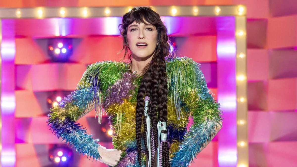 « Cibler les minorités, c’est un grand classique » : Daphné Burki défend "Drag Race France" contre les détracteurs