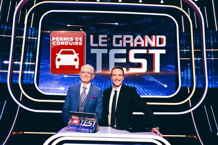 Photo de Stéphane Rotenberg et Mac Lesggy, animateurs de l'émission Permis de conduire : le grand test