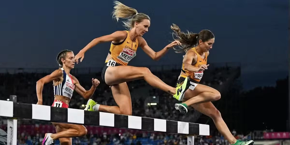 Dans un sport où la grande majorité des personnes derrière les caméras sont des hommes, l’annonce de ces recommandations a été saluée par les athlètes féminines.