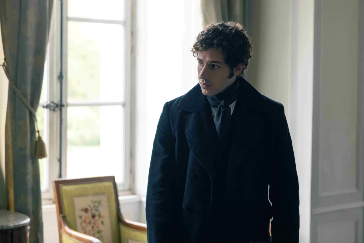 « Le Rouge et le Noir » : Victor Belmondo marche sur les traces de Gérard Philipe
