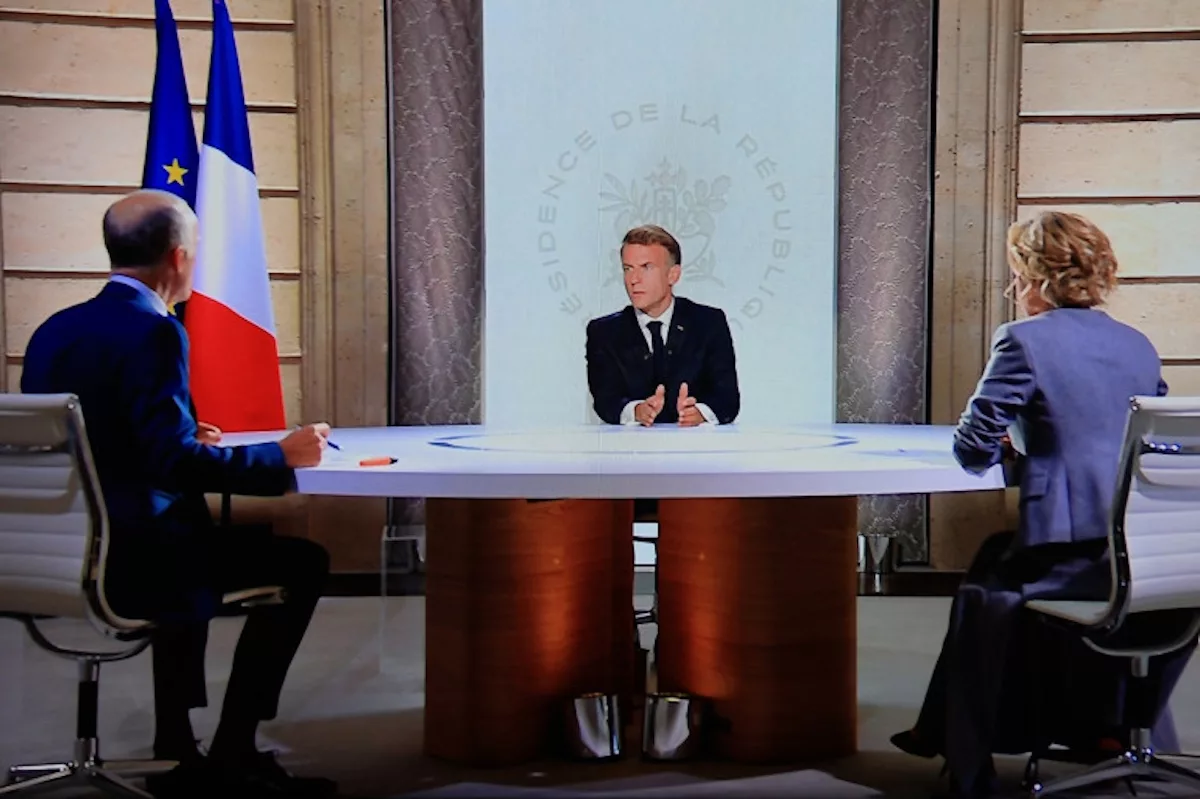 Audiences : Emmanuel Macron frappe fort à 20h sur TF1 et France 2